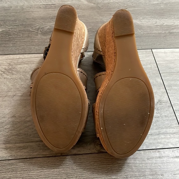 Sugar, bronze/gold‎ wedges, size 8M, perfect condition - Picture 5 of 8